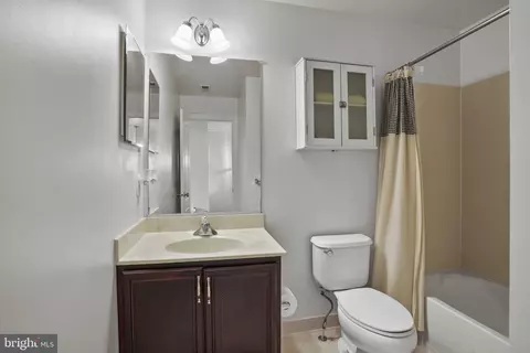 Bath - 7609 Elmcrest Rd, Hanover, MD 21076 photo 3 of 3