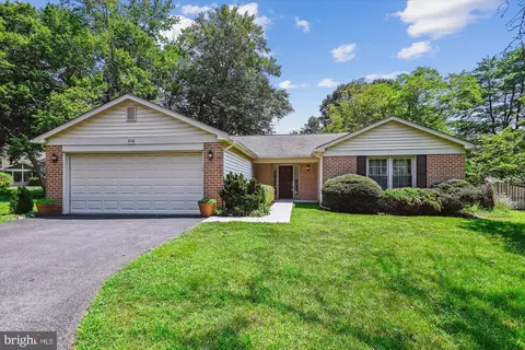 940 Schooner Cir, Annapolis, MD 21401