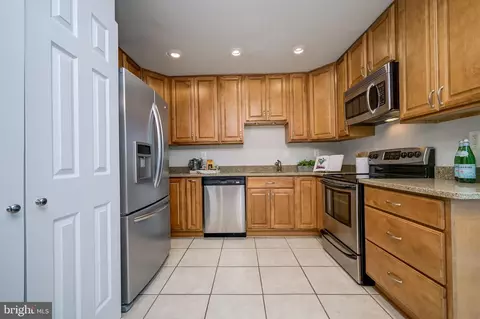 Kitchen - 1672 Ridgely Ct, Crofton, MD 21114 photo 1 of 4