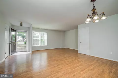 Living - 1672 Ridgely Ct, Crofton, MD 21114 photo 2 of 6