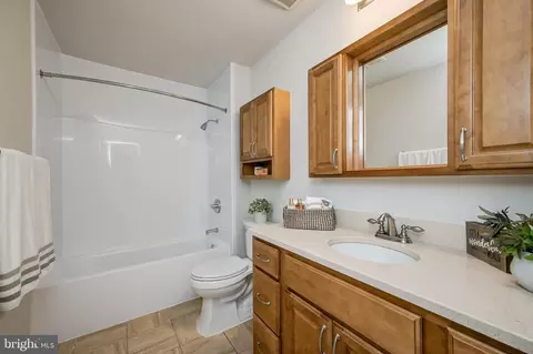 Bath - 1672 Ridgely Ct, Crofton, MD 21114 photo 1 of 1