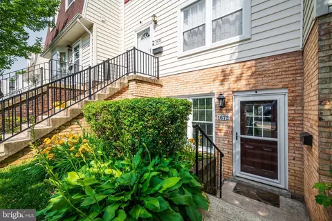 1672 Ridgely Ct, Crofton, MD 21114