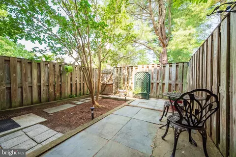 Exterior - 1672 Ridgely Ct, Crofton, MD 21114 photo 2 of 5