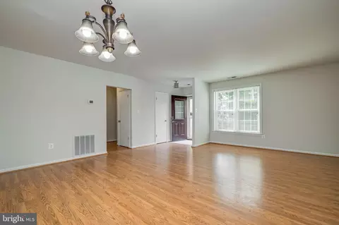 Living - 1672 Ridgely Ct, Crofton, MD 21114 photo 3 of 6