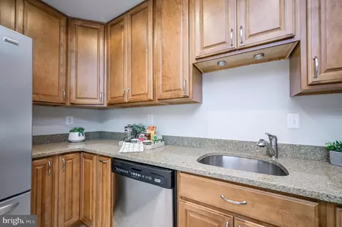 Kitchen - 1672 Ridgely Ct, Crofton, MD 21114 photo 3 of 4