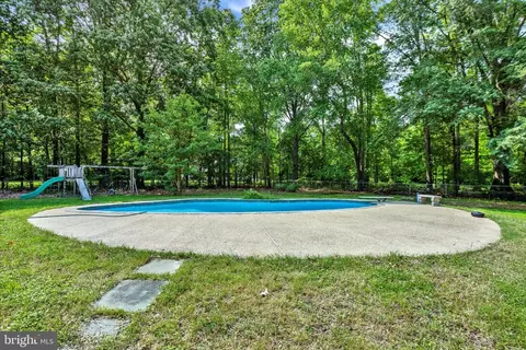 Exterior - 1216 Steamboat Rd, Shady Side, MD 20764 photo 3 of 4