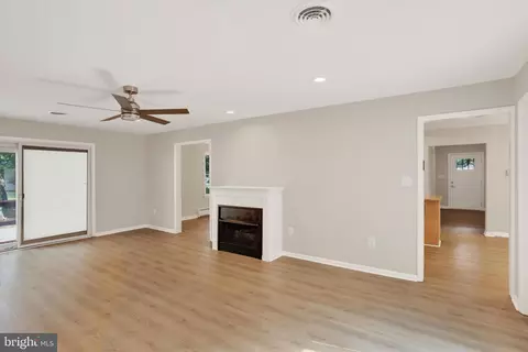 Living - 1216 Steamboat Rd, Shady Side, MD 20764 photo 6 of 6