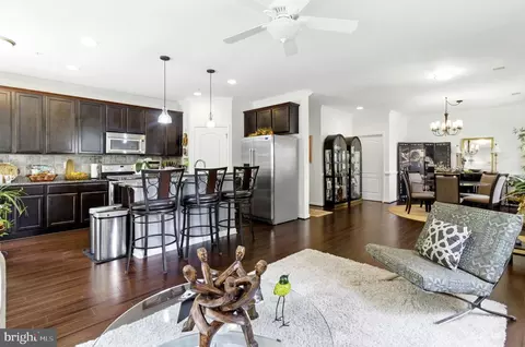 Entry Way - 135 Jacobia Dr #H-3, Pasadena, MD 21122 photo 1 of 8