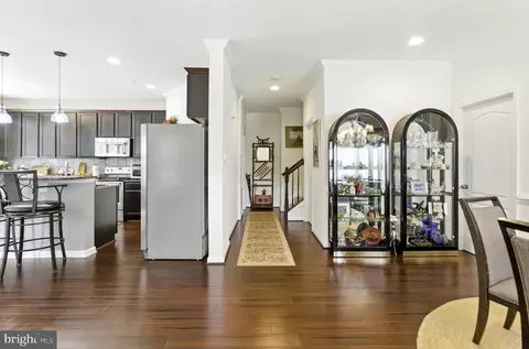 Entry Way - 135 Jacobia Dr #H-3, Pasadena, MD 21122 photo 3 of 8