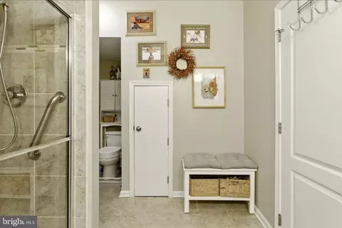 Entry Way - 135 Jacobia Dr #H-3, Pasadena, MD 21122 photo 4 of 8