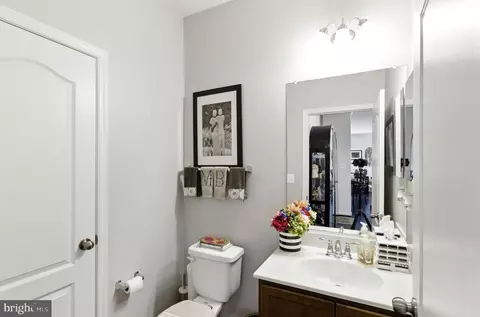 Entry Way - 135 Jacobia Dr #H-3, Pasadena, MD 21122 photo 2 of 8