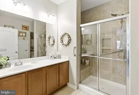 Bath - 135 Jacobia Dr #H-3, Pasadena, MD 21122 photo 3 of 5