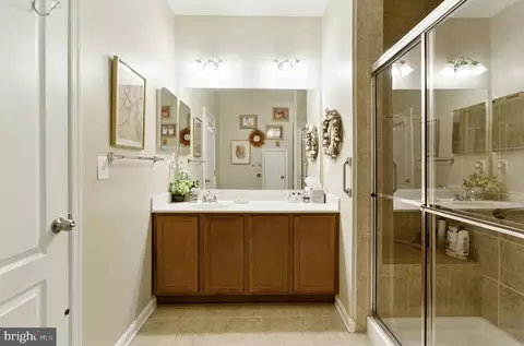 Bath - 135 Jacobia Dr #H-3, Pasadena, MD 21122 photo 2 of 5