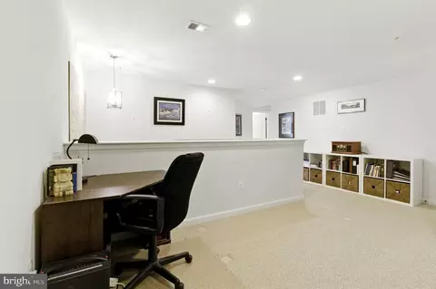 Entry Way - 135 Jacobia Dr #H-3, Pasadena, MD 21122 photo 7 of 8