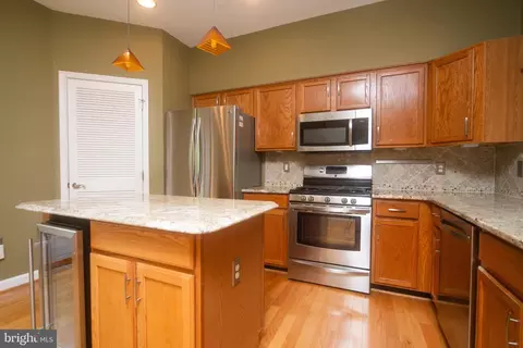 Kitchen - 2604 Willow Leaf Ct, Odenton, MD 21113 photo 3 of 3