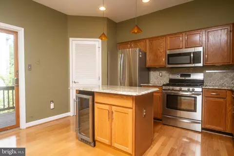 Kitchen - 2604 Willow Leaf Ct, Odenton, MD 21113 photo 2 of 3