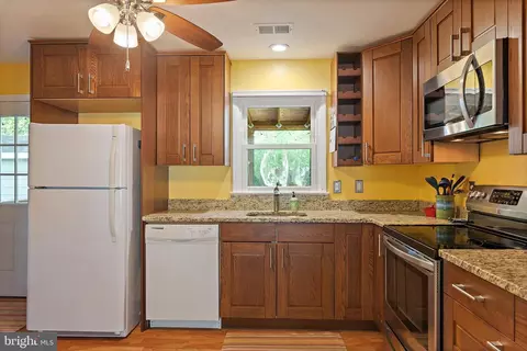 Kitchen - Undisclosed, Edgewater, MD 21037 photo 2 of 3