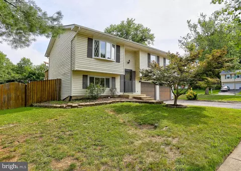 2000 Aberdeen Dr, Crofton, MD 21114 photo 2