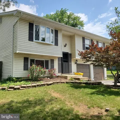 2000 Aberdeen Dr, Crofton, MD 21114