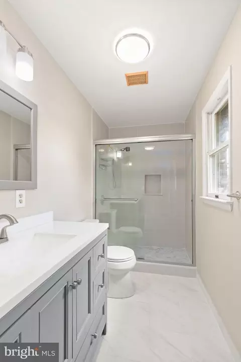 Bath - 1003 Cedar Park Rd, Annapolis, MD 21401 photo 2 of 4