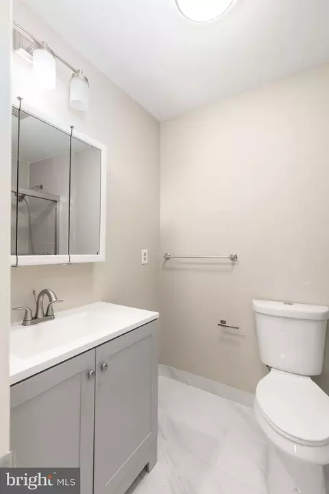 Bath - 1003 Cedar Park Rd, Annapolis, MD 21401 photo 1 of 4