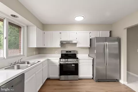 Kitchen - 1003 Cedar Park Rd, Annapolis, MD 21401 photo 1 of 2