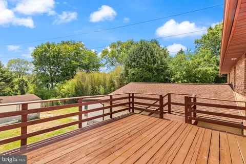 Exterior - 1003 Cedar Park Rd, Annapolis, MD 21401 photo 2 of 8