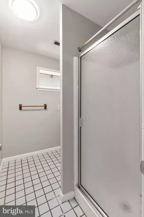 Bath - 1003 Cedar Park Rd, Annapolis, MD 21401 photo 4 of 4