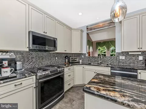 7732 Rotherham Dr, Hanover, MD 21076 photo 3