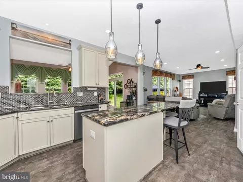 7732 Rotherham Dr, Hanover, MD 21076 photo 4