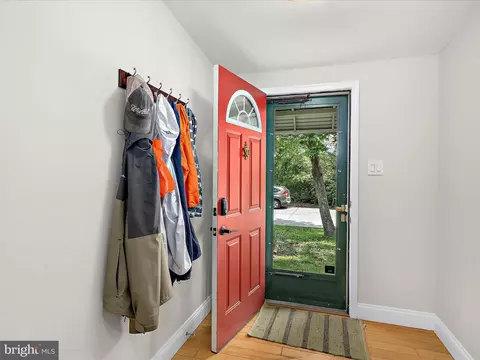 Entry Way - 1944 Hilltop Rd, Pasadena, MD 21122 photo 2 of 5