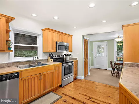 Kitchen - 1944 Hilltop Rd, Pasadena, MD 21122 photo 1 of 3