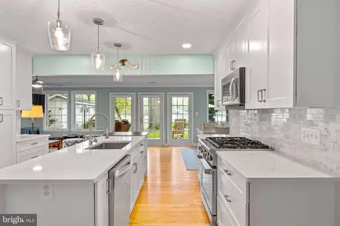 Kitchen - 862 Doris Dr, Arnold, MD 21012 photo 2 of 4