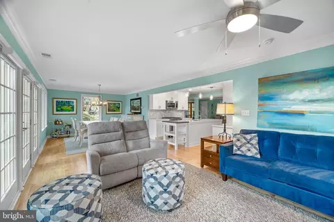 Living - 862 Doris Dr, Arnold, MD 21012 photo 5 of 5