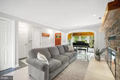 8126 Forest Glen Dr, Pasadena, MD 21122 photo 18