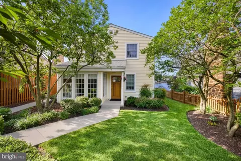 8126 Forest Glen Dr, Pasadena, MD 21122 photo 2