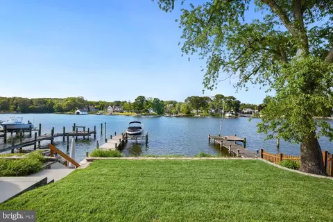 8126 Forest Glen Dr, Pasadena, MD 21122 photo 3