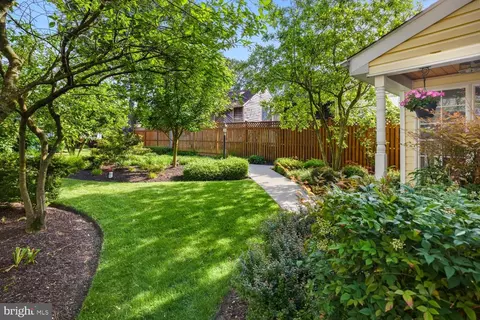 8126 Forest Glen Dr, Pasadena, MD 21122 photo 5