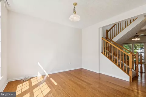 8309 Pigeon Fork Ln, Laurel, MD 20724 photo 12