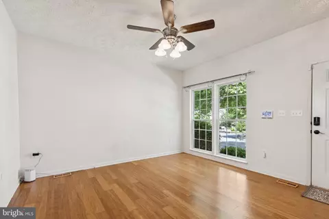 8309 Pigeon Fork Ln, Laurel, MD 20724 photo 5