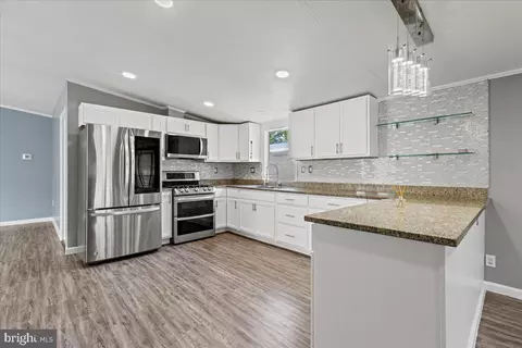 308 Berts Dr, Lothian, MD 20711 photo 8