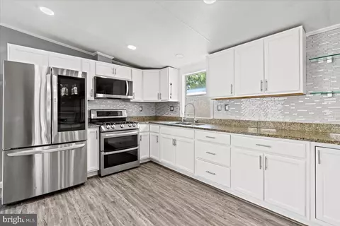 308 Berts Dr, Lothian, MD 20711 photo 7