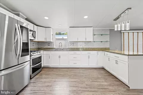 308 Berts Dr, Lothian, MD 20711 photo 9