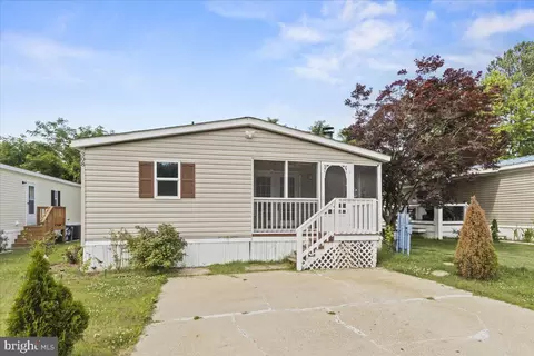 308 Berts Dr, Lothian, MD 20711 photo 4