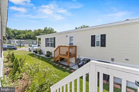 308 Berts Dr, Lothian, MD 20711 photo 2