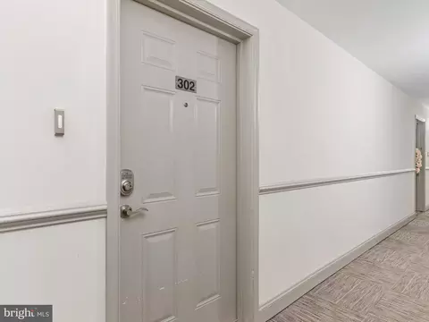 Entry Way - 2900 Shipmaster Way #302, Annapolis, MD 21401 photo 3 of 3