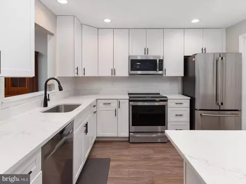 Kitchen - 2900 Shipmaster Way #302, Annapolis, MD 21401 photo 3 of 4