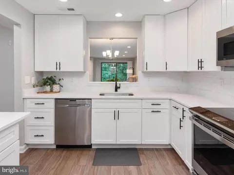 Kitchen - 2900 Shipmaster Way #302, Annapolis, MD 21401 photo 4 of 4