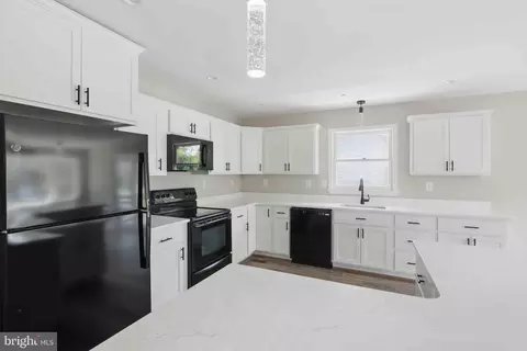 Kitchen - 8437 Bay Dr, Pasadena, MD 21122 photo 1 of 1