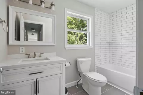 Bath - 8437 Bay Dr, Pasadena, MD 21122 photo 2 of 4